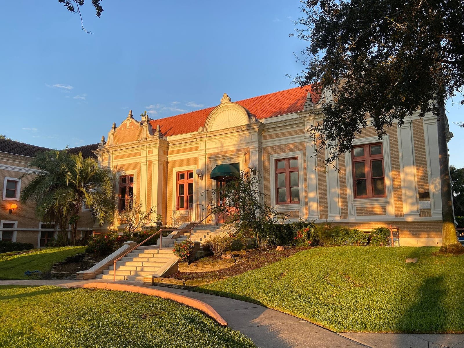 The Avalon Hotel